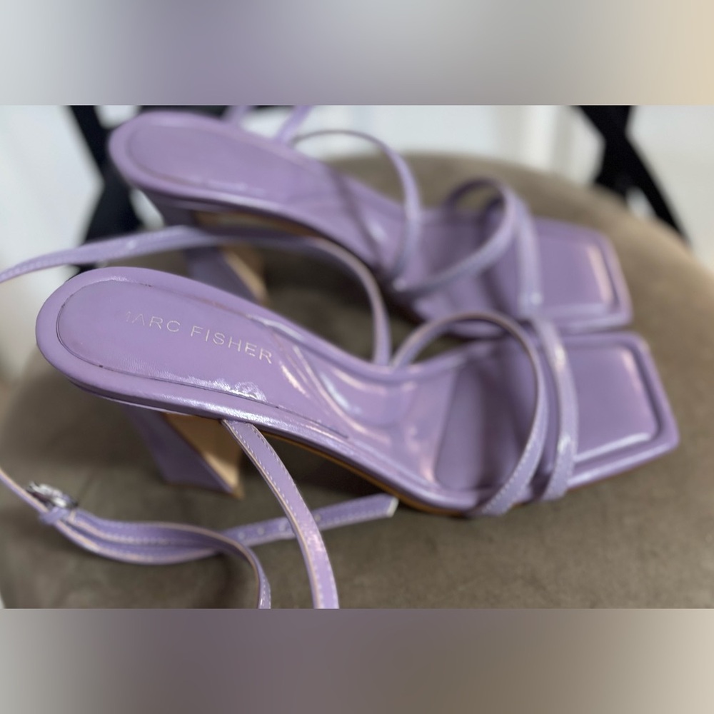 Size 7.5 Marc Fisher light Purple Mahima Strappy 3" Flared Heel Sandal EUC! - Picture 2 of 9